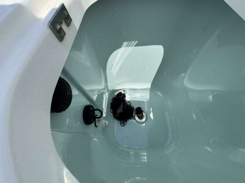 2011 Boston Whaler 305 Conquest