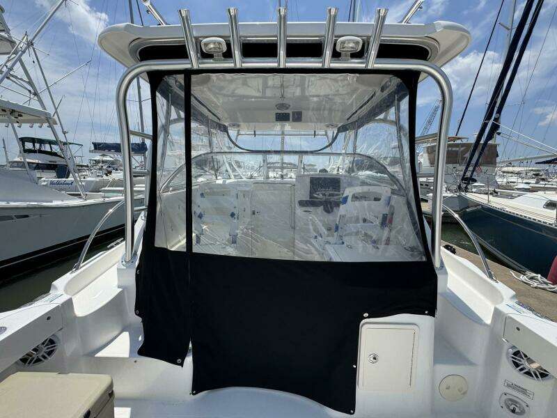 2011 Boston Whaler 305 Conquest