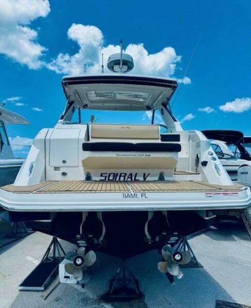 2021 Sea Ray 320 Sundancer