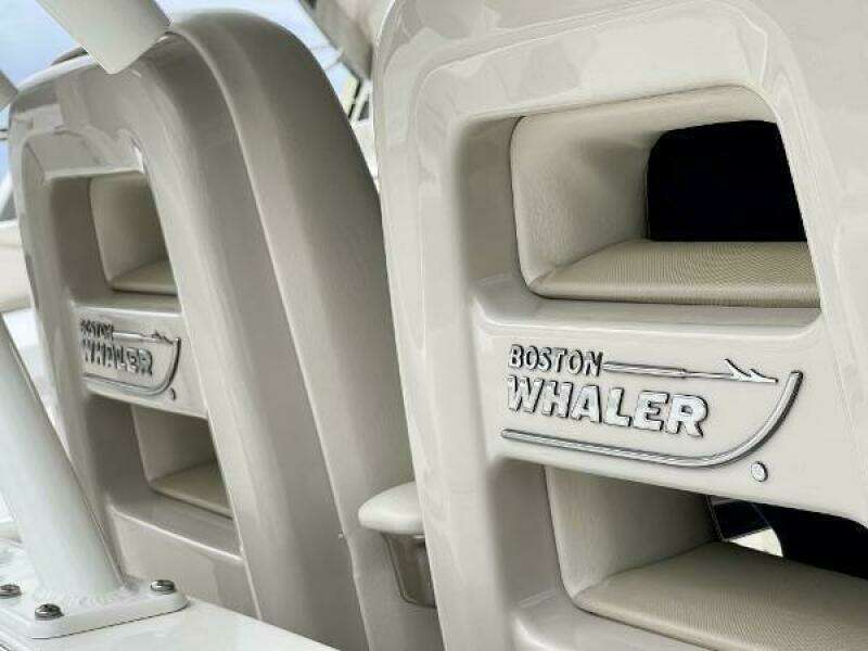 2018 Boston Whaler 380 Outrage