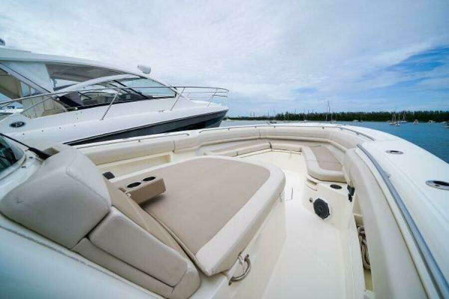 2018 Boston Whaler 380 Outrage