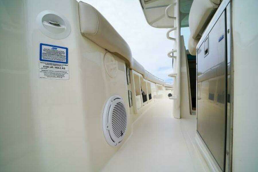 2018 Boston Whaler 380 Outrage