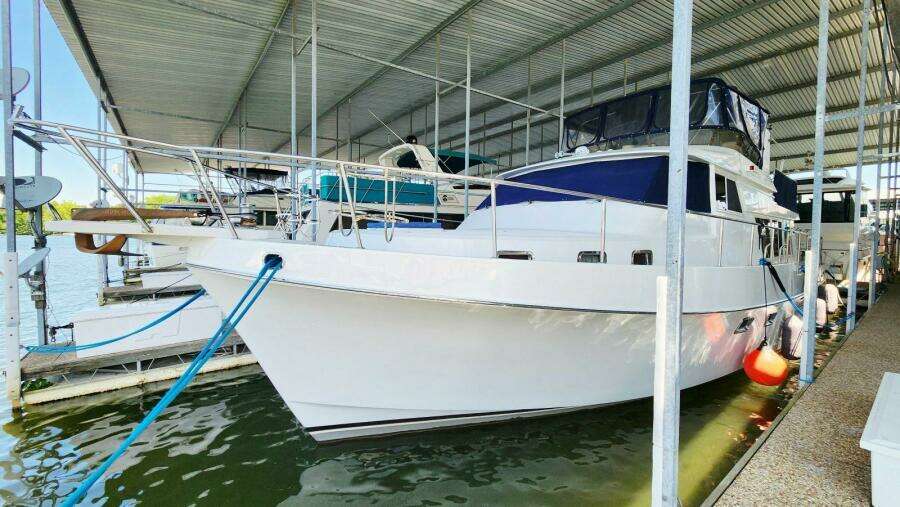 2000 Ocean Alexander 511 Classico