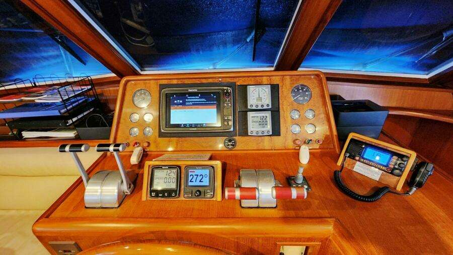 2000 Ocean Alexander 511 Classico