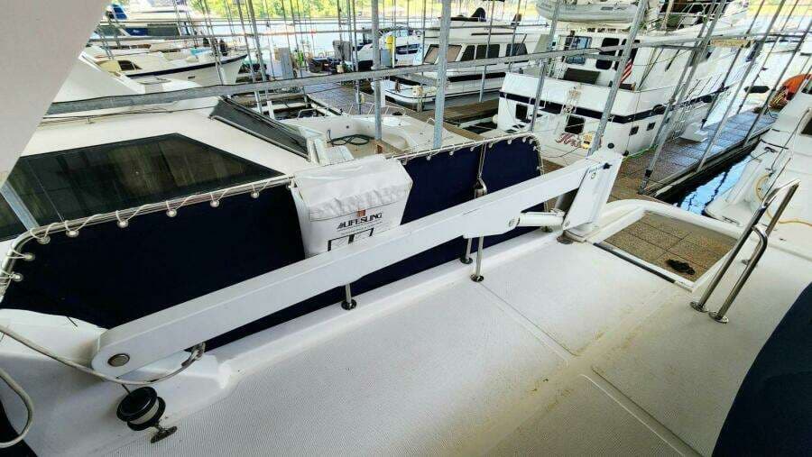 2000 Ocean Alexander 511 Classico