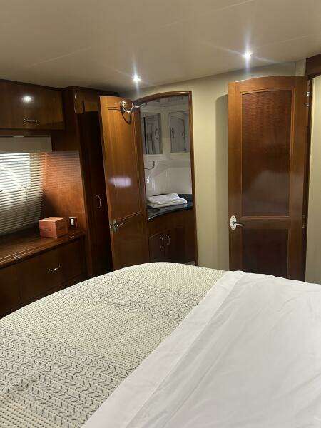 2003 Carver 466 Motor Yacht