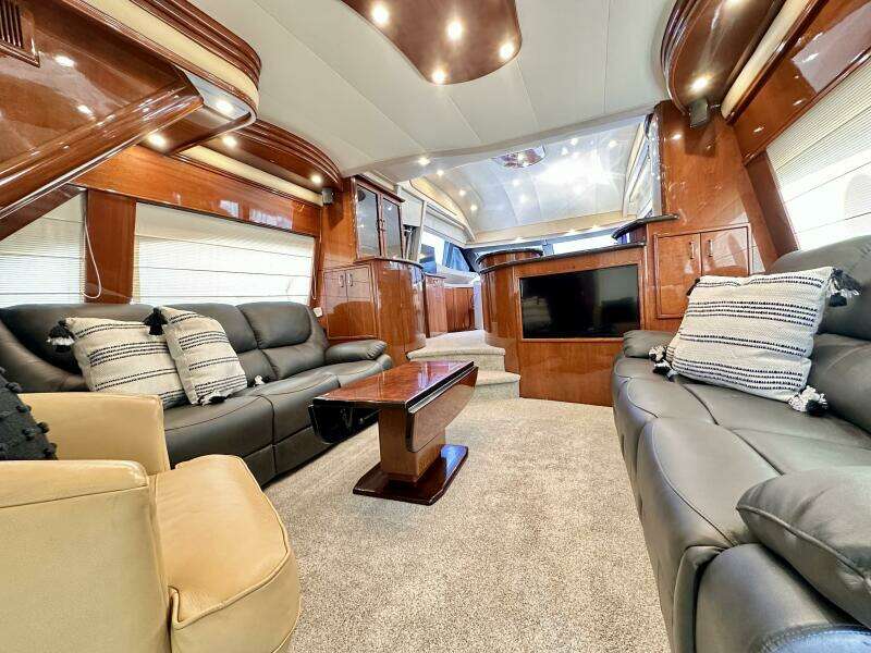 2006 Marquis Flybridge Motor Yacht