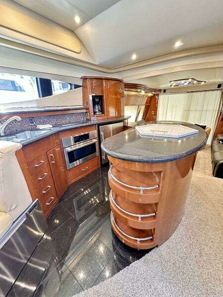 2006 Marquis Flybridge Motor Yacht