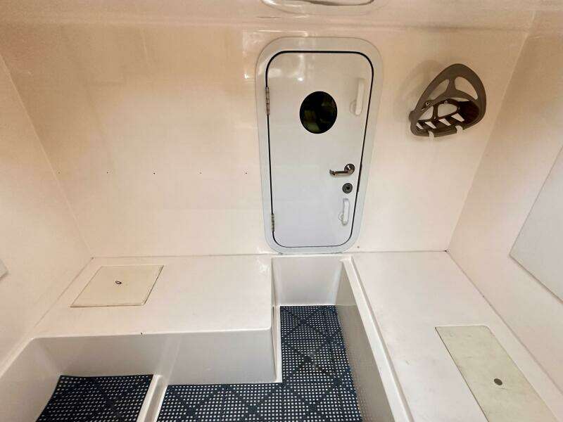 2006 Marquis Flybridge Motor Yacht