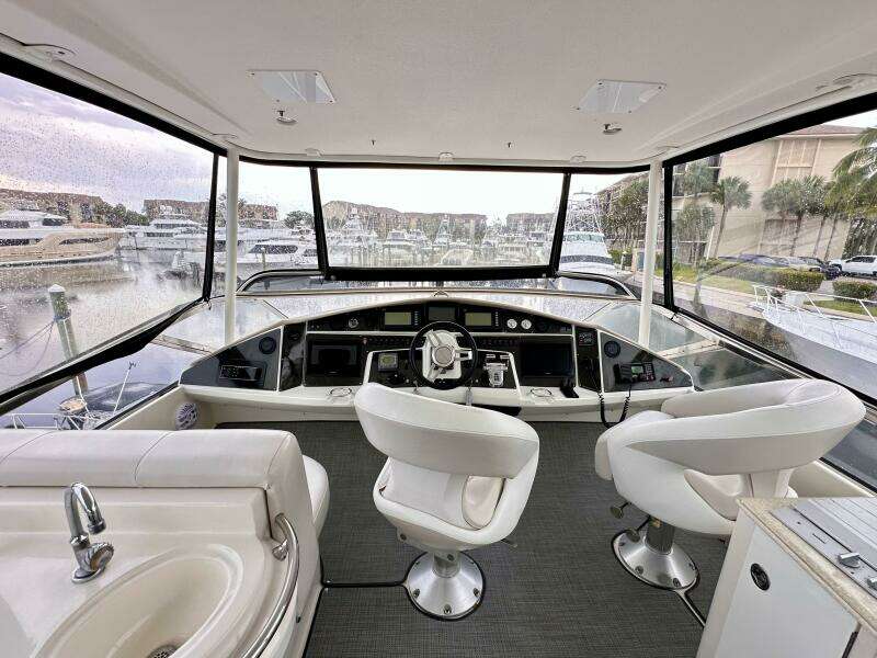 2006 Marquis Flybridge Motor Yacht