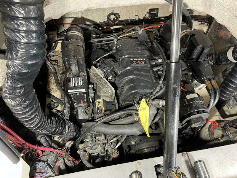 2001 Wellcraft 270 Coastal