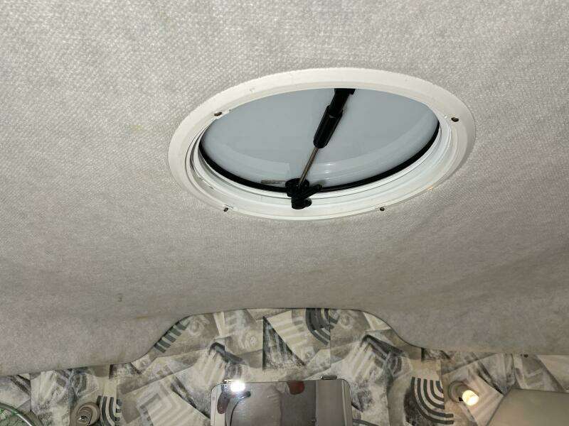 2001 Wellcraft 270 Coastal