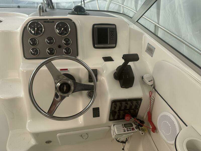 2001 Wellcraft 270 Coastal