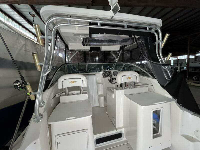 2001 Wellcraft 270 Coastal