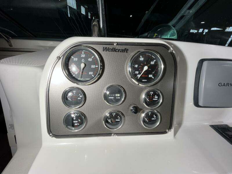 2001 Wellcraft 270 Coastal