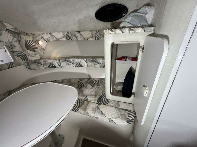 2001 Wellcraft 270 Coastal