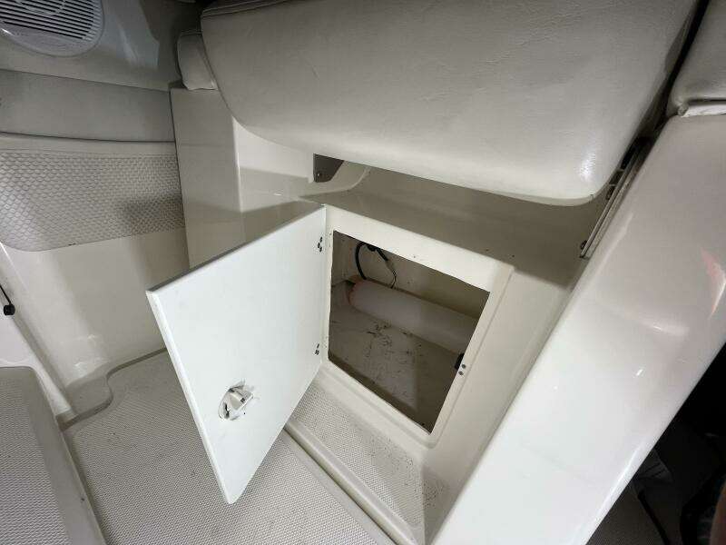 2001 Wellcraft 270 Coastal