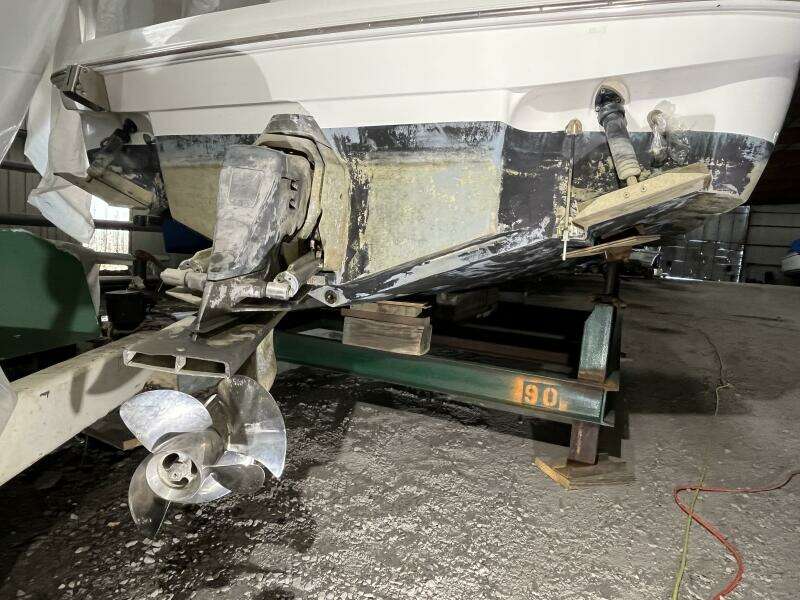 2001 Wellcraft 270 Coastal