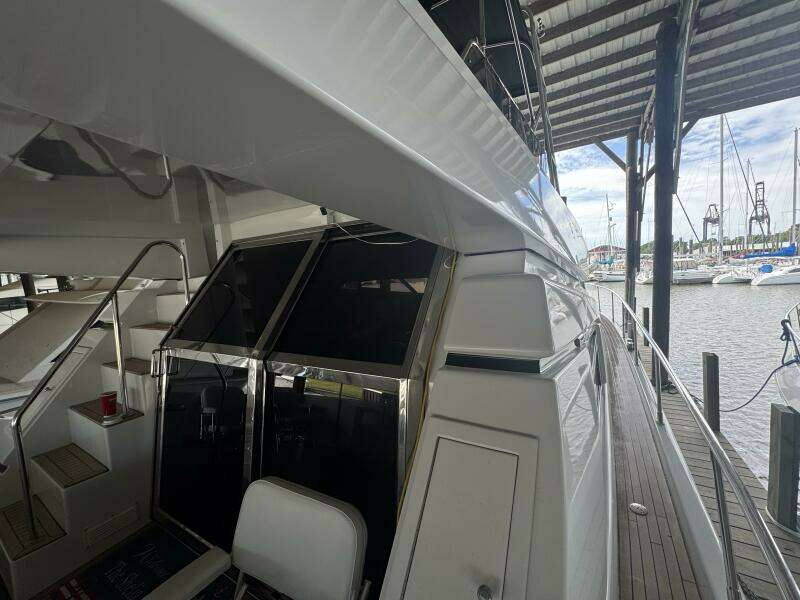 1993 Johnson 56 High Tech Motor Yacht