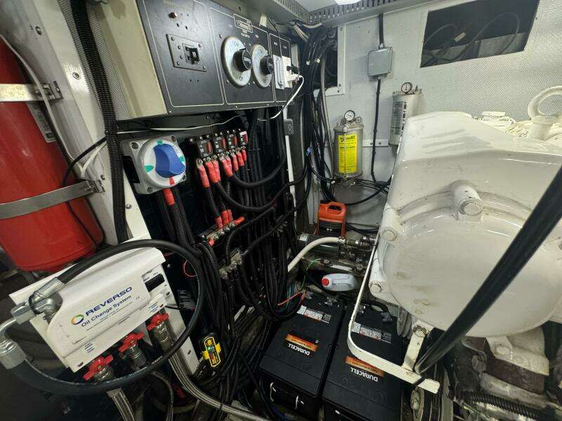 1993 Johnson 56 High Tech Motor Yacht