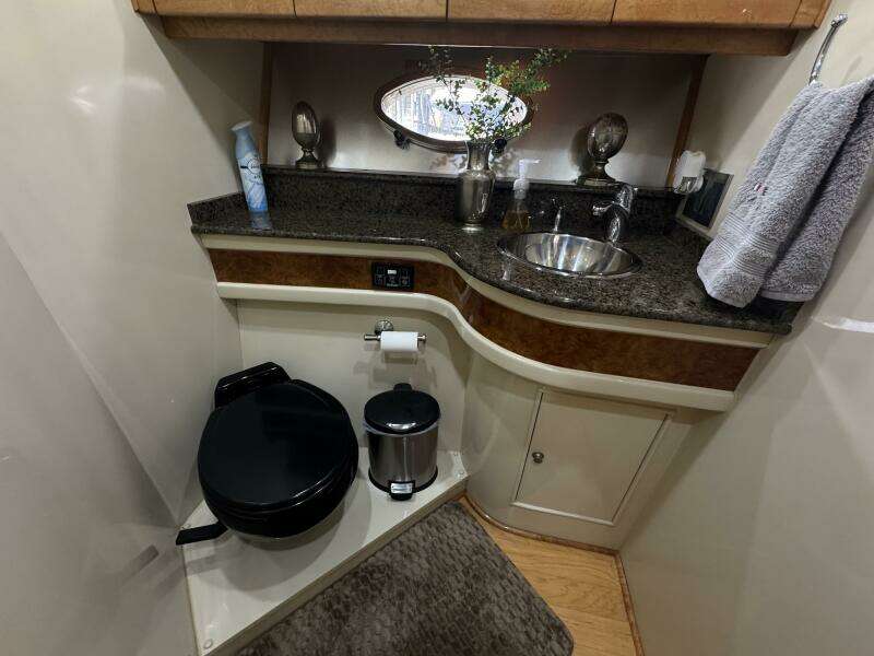 1993 Johnson 56 High Tech Motor Yacht