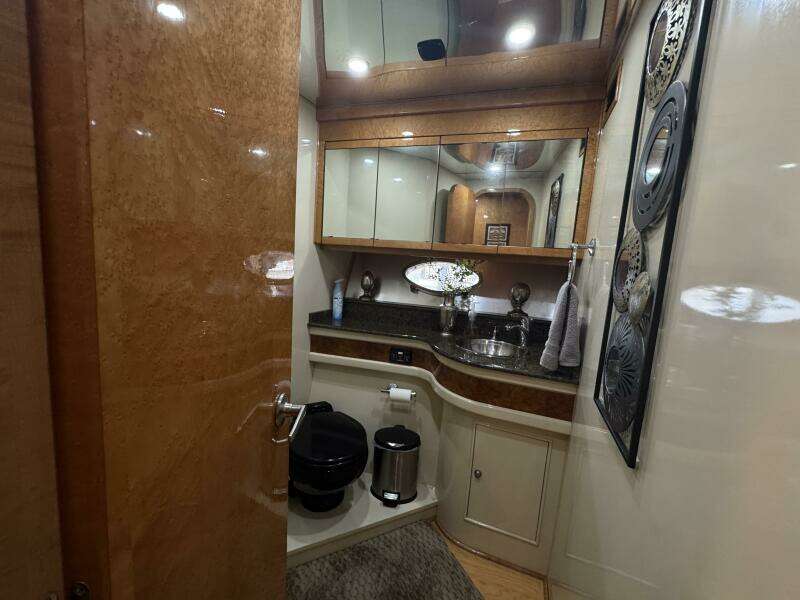 1993 Johnson 56 High Tech Motor Yacht