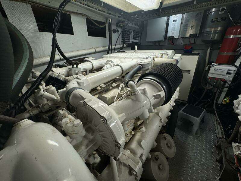 1993 Johnson 56 High Tech Motor Yacht