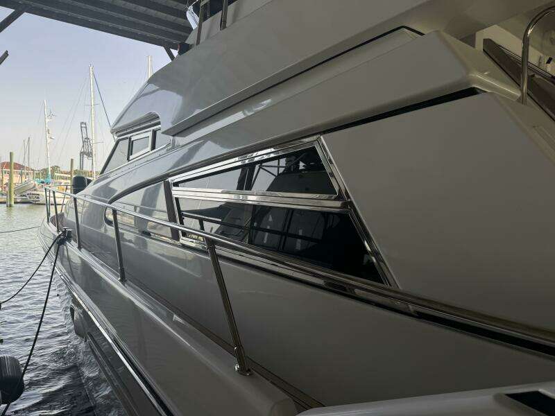 1993 Johnson 56 High Tech Motor Yacht