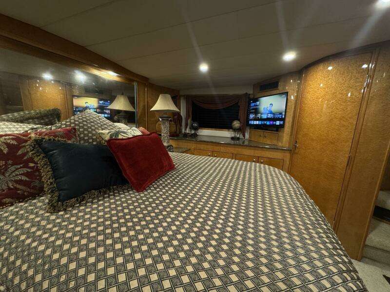 1993 Johnson 56 High Tech Motor Yacht