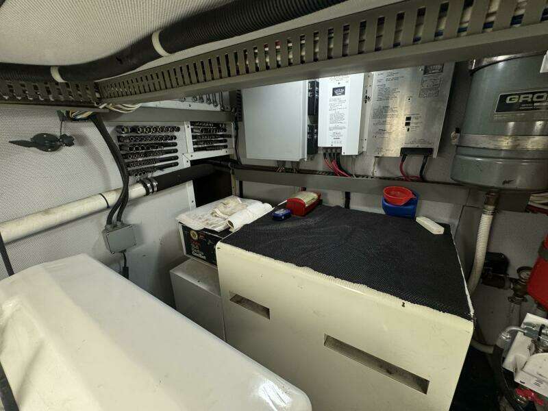 1993 Johnson 56 High Tech Motor Yacht