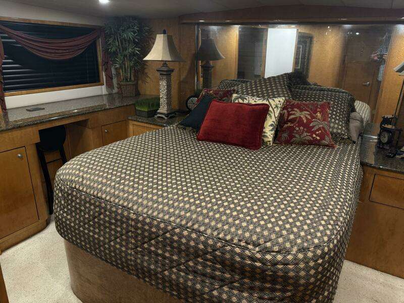 1993 Johnson 56 High Tech Motor Yacht