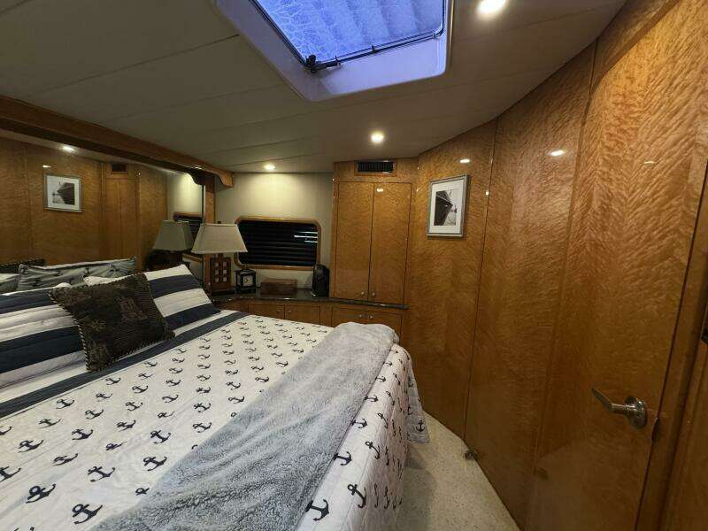 1993 Johnson 56 High Tech Motor Yacht