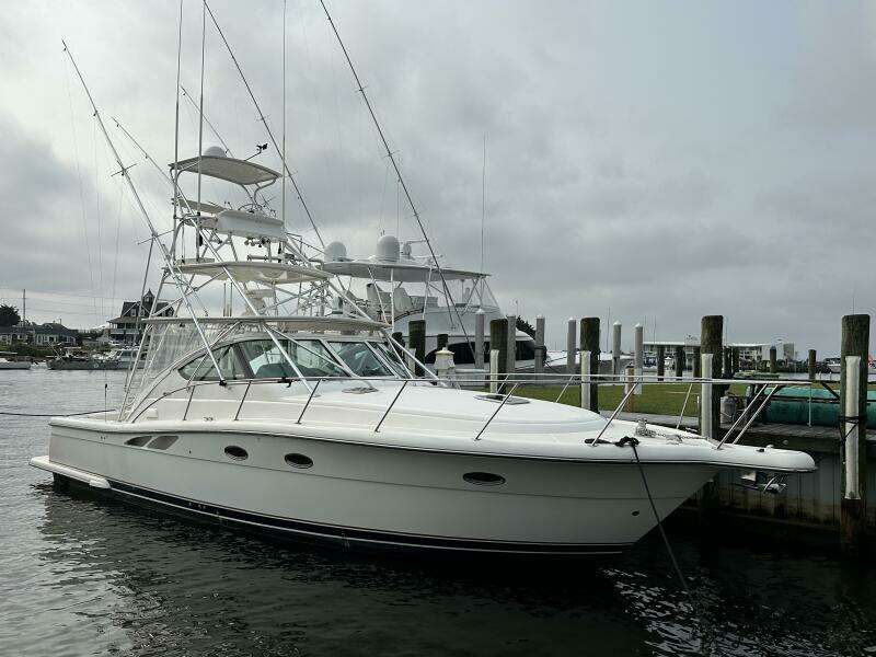 2001 Tiara Yachts 3800 Open