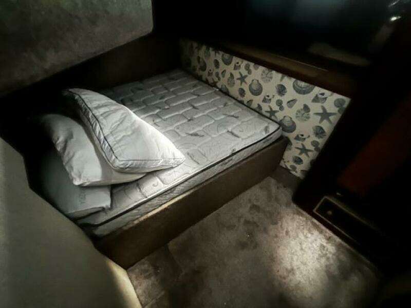 1985 Bayliner 3870 Motoryacht with Flybridge