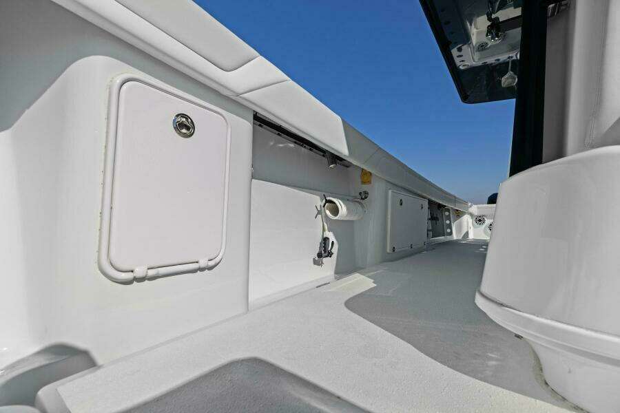 2021 Yellowfin 39 Center Console
