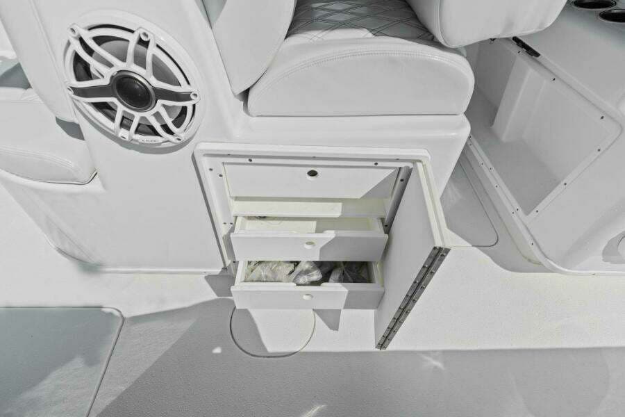 2021 Yellowfin 39 Center Console