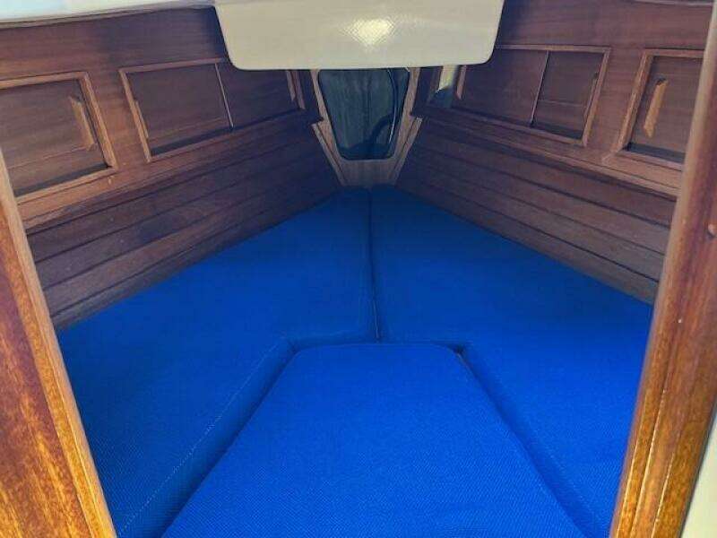 Forward V Berth W Cushions