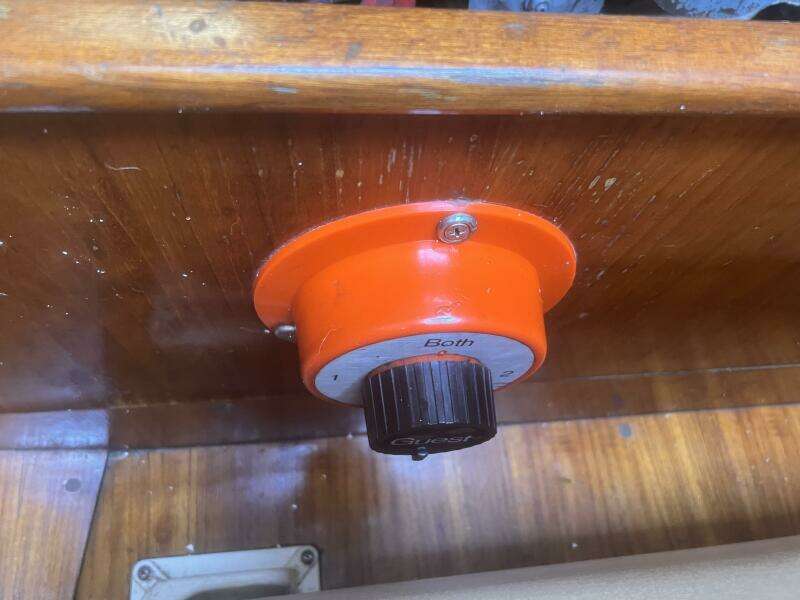 Battery Selector Switch