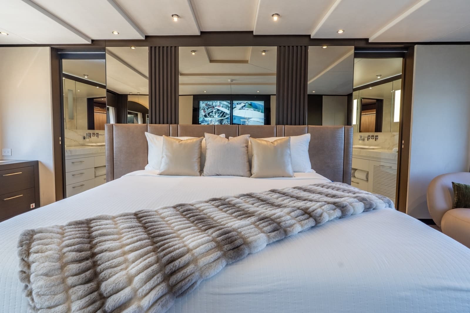 2026 Hargrave E Series Superyachts Division