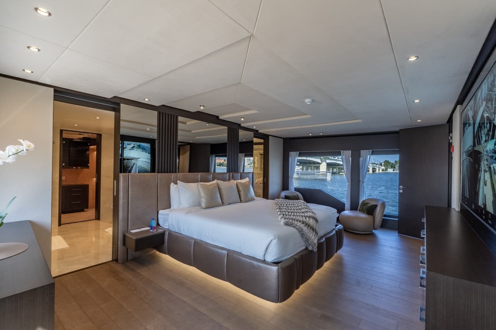 2026 Hargrave E Series Superyachts Division