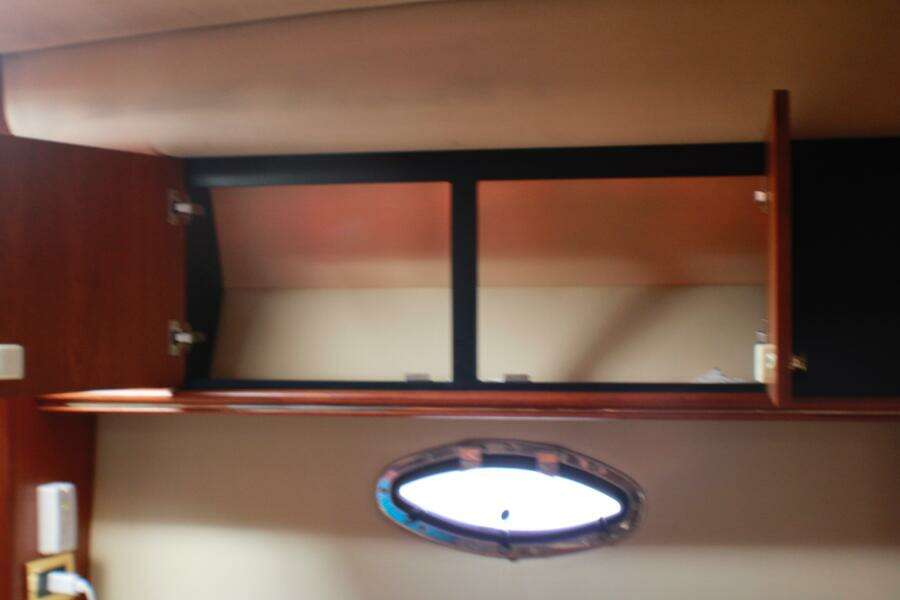 2002 Cruisers Yachts 3672 Express