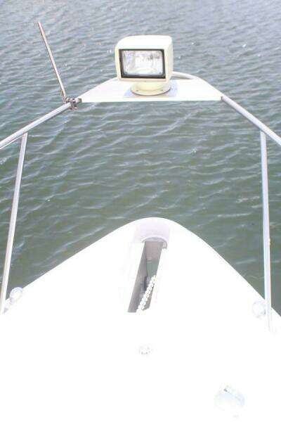 2002 Cruisers Yachts 3672 Express