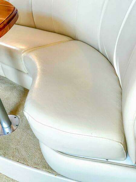 1998 Cruisers Yachts 3575 Esprit