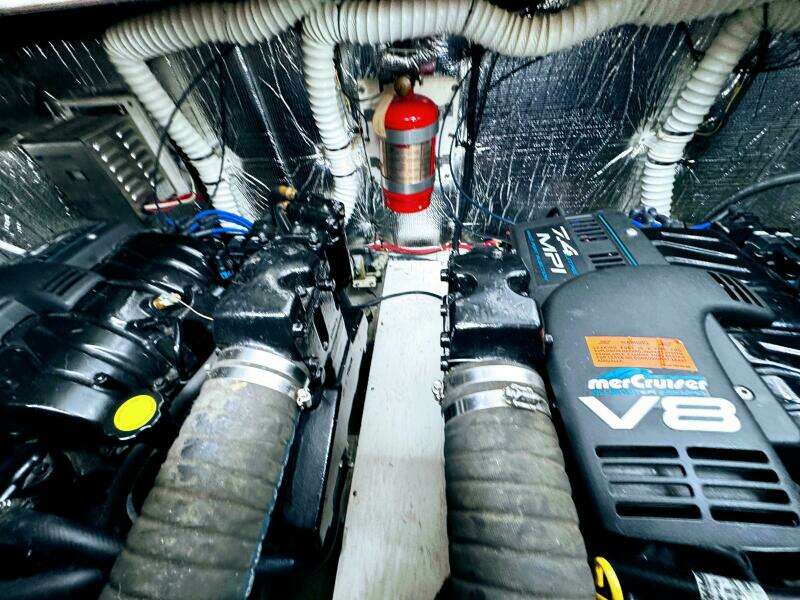 1998 Cruisers Yachts 3575 Esprit