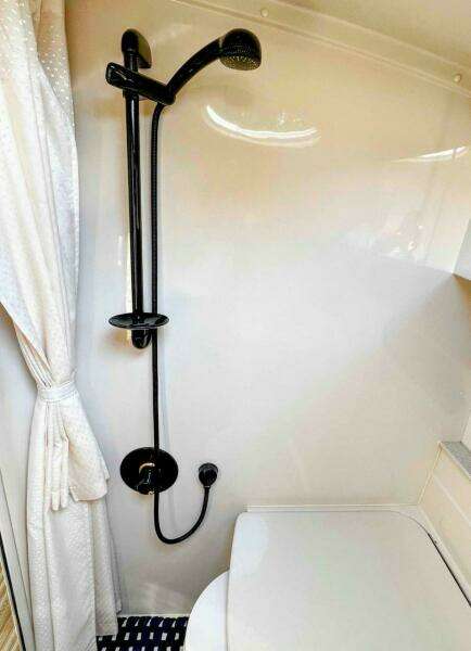 1998 Cruisers Yachts 3575 Esprit