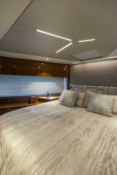 2021 Sunseeker Manhattan