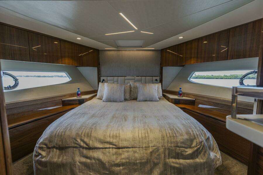 2021 Sunseeker Manhattan