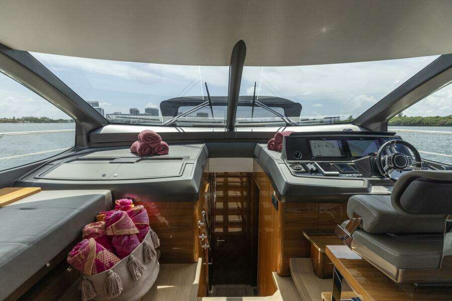 2021 Sunseeker Manhattan
