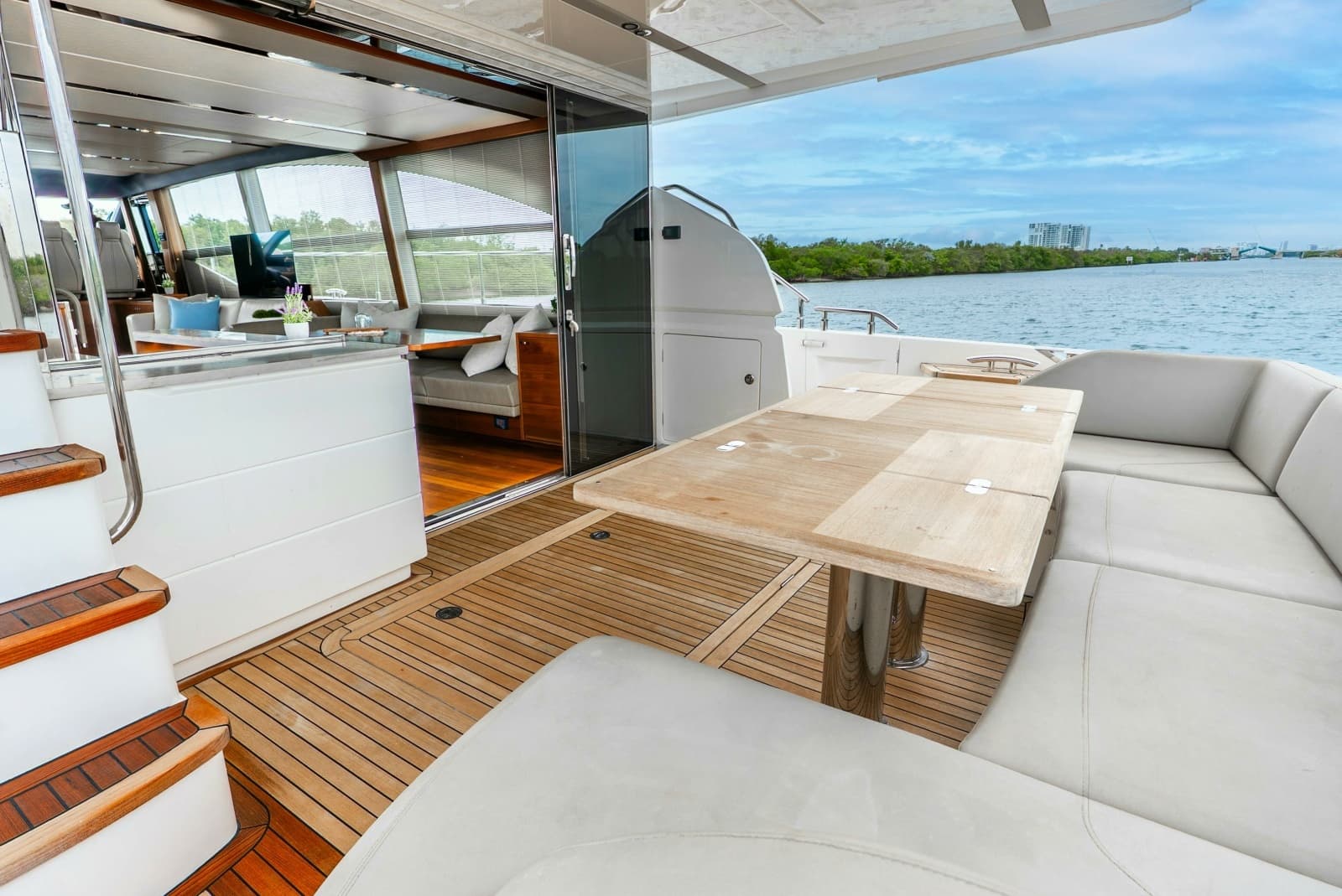 2018 Princess Yachts 