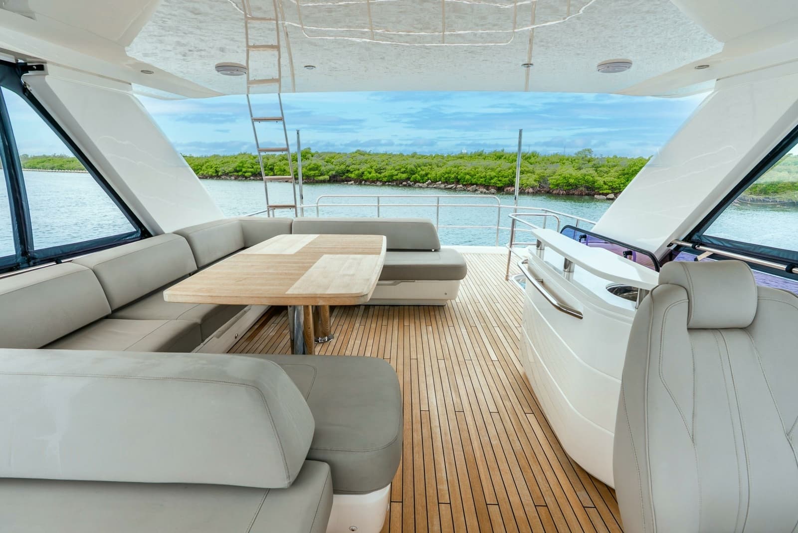 2018 Princess Yachts 